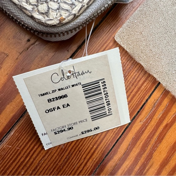 NWT Cole Haan Snakeskin Wallet with Tassle in Grey and Off-White - Picture 7 of 9